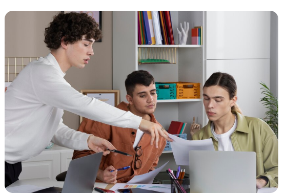 Pengelola Medsos Pengertian, Tugas, dan Pentingnya Ikut Pelatihan Profesional