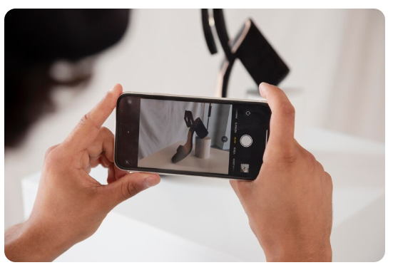 Gimana Cara Foto Produk Estetik Pakai HP? Simak Panduan Lengkapnya!